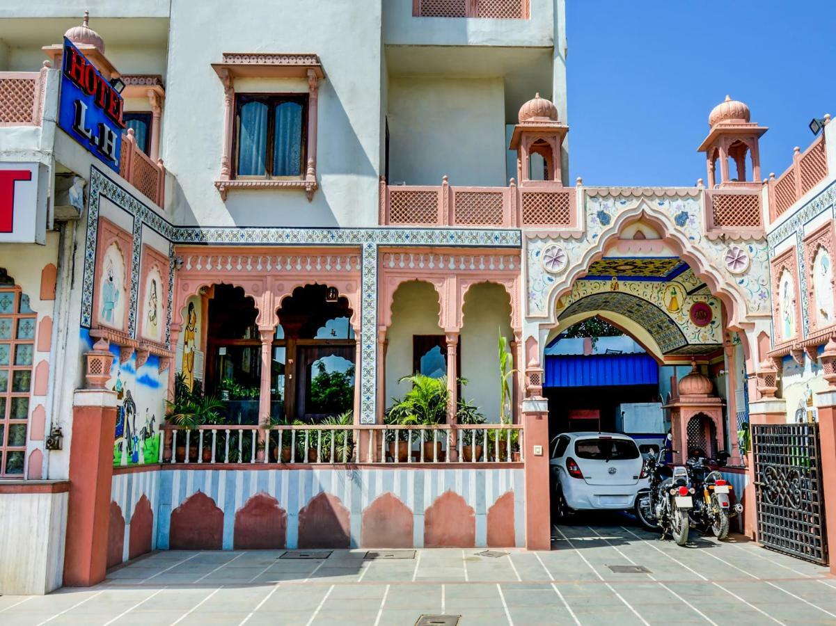 Oyo 22400 Hotel Lichana Haveli 자이푸르 외부 사진
