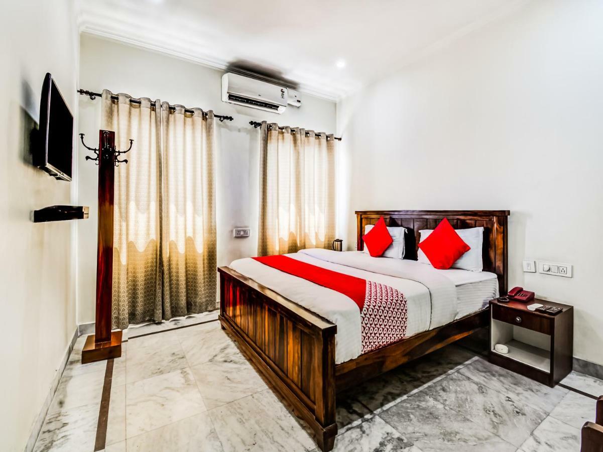 Oyo 22400 Hotel Lichana Haveli 자이푸르 외부 사진